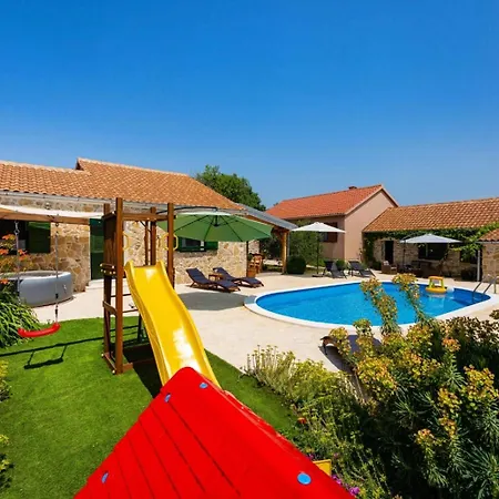 Family Friendly House With A Swimming Pool Benkovac, Zagora - 25209 Nyaraló