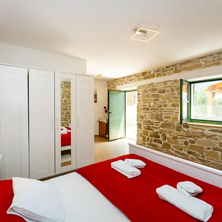 Holiday home Family Friendly House With A Swimming Pool Benkovac, Zagora - 25209