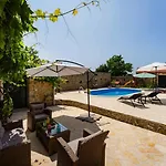 Family Friendly House With A Swimming Pool Benkovac, Zagora - 25209 Vikendica