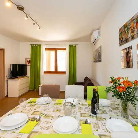 Prázdninový dům Family Friendly House With A Swimming Pool Benkovac, Zagora - 25209 Benkovac