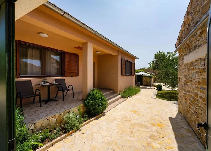 Family Friendly House With A Swimming Pool Benkovac, Zagora - 25209 Бенковац